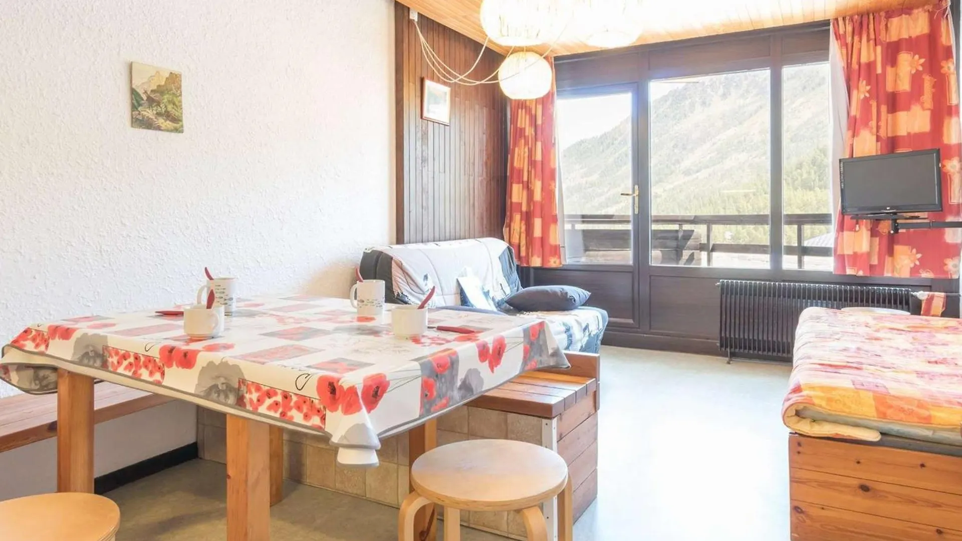 Appartement Montgenevre: 6 Pers, 2 Ch + Coin Montagne, Balcon, Parking, Prox Commerces - Fr-1-330D-56